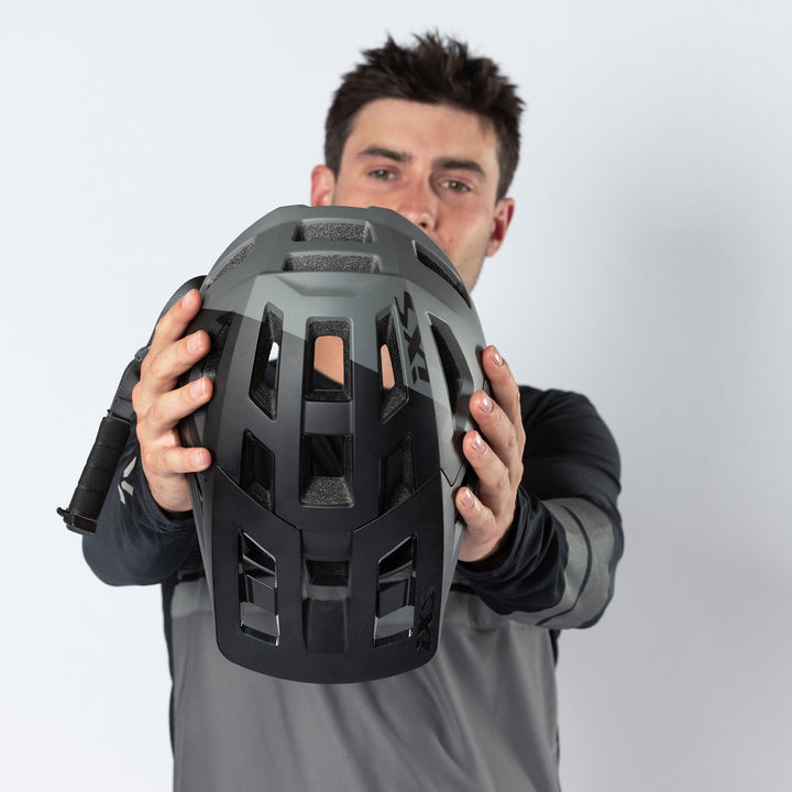 iXS Flow 1.0 MIPS helmet