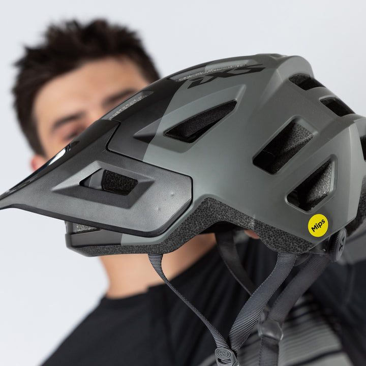 iXS Flow 1.0 MIPS helmet