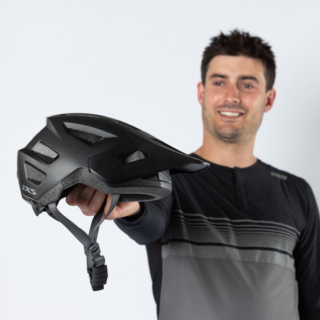 iXS Flow 1.0 MIPS helmet