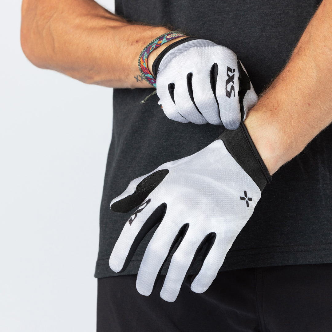 Flow 1.0 gloves