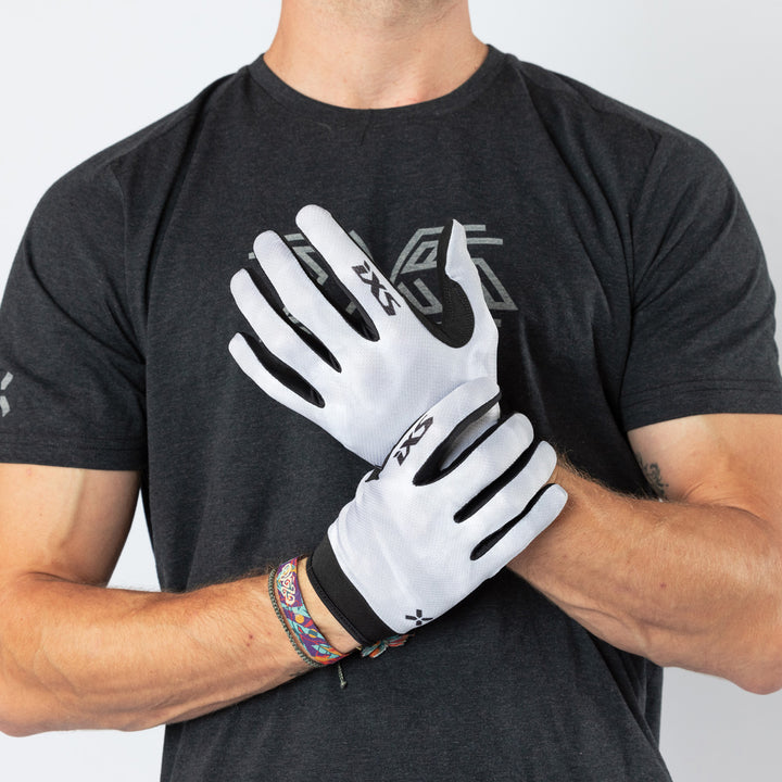 Flow 1.0 gloves