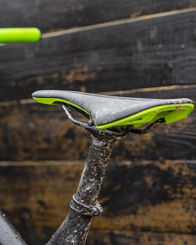 Spank Spike 160 Saddle BlackOrange - E01SK16A0260SPK Guadeloupe Spank Spike 160 Saddle BlackOrange - E01SK16A0260SPK Guadeloupe
